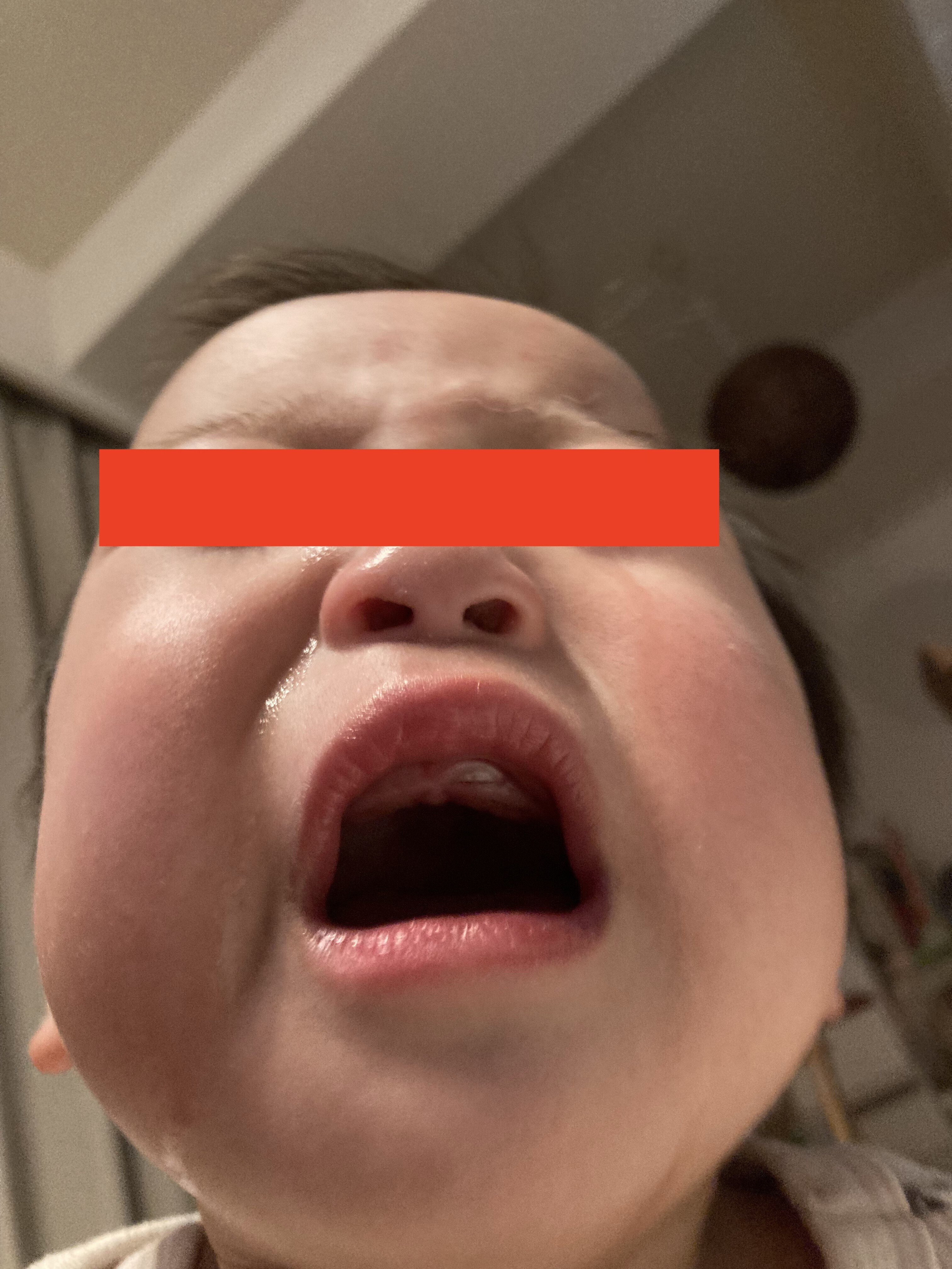 泣いている幼い子どもの写真。元note記事で使用していた画像